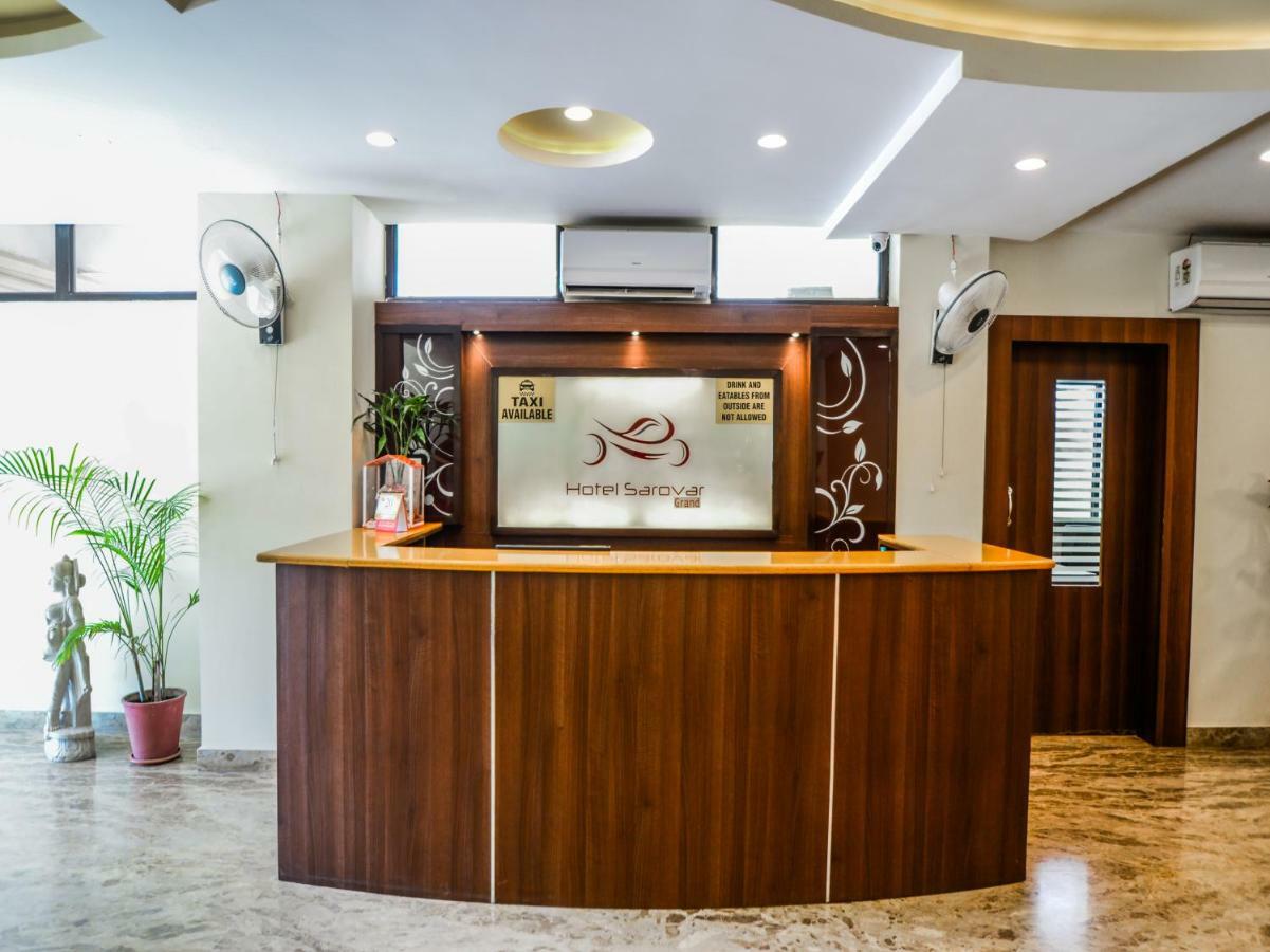 Capital O 35703 Hotel Sarovar Grand Удайпур Екстериор снимка